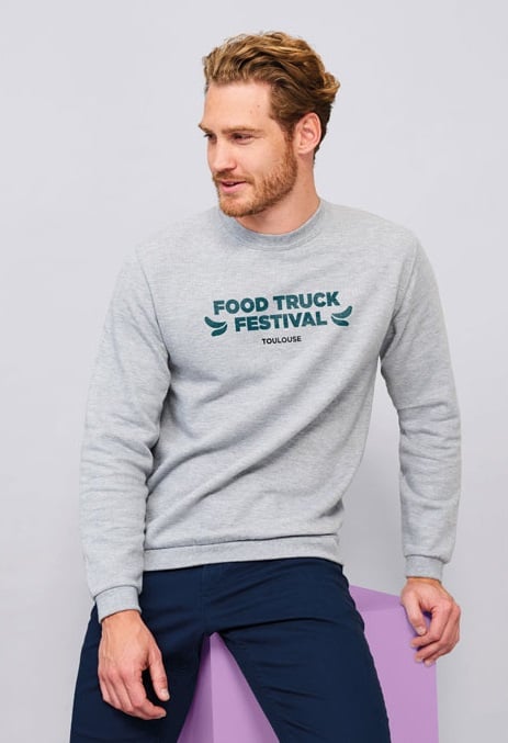 Sudadera gris con texto verde "Food Truck Festival Toulouse" para hombre.