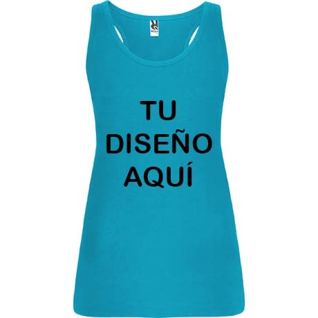 Camiseta de tirantes azul turquesa con texto negro "TU DISEÑO AQUÍ" en el centro.