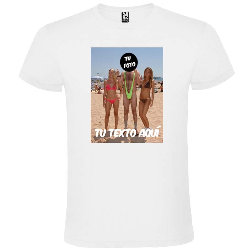 Camiseta blanca de algodón con diseño personalizable de personas en la playa y texto editable.