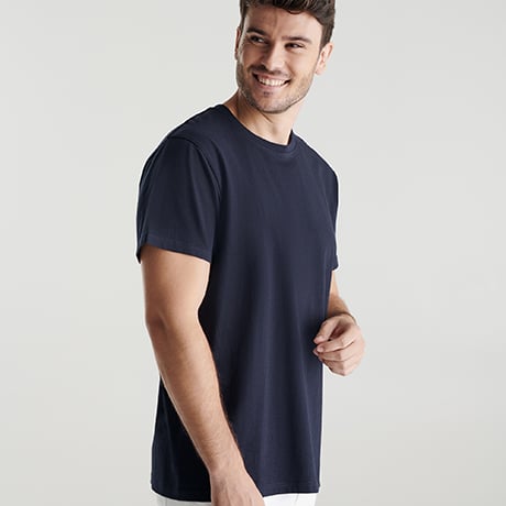 Camiseta básica azul marino de algodón con cuello redondo para hombre.