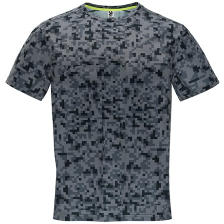 Camiseta técnica gris con estampado pixelado de camuflaje y cuello redondo.
