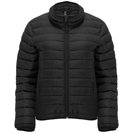 Chaqueta acolchada negra con cremallera frontal y cuello alto.
