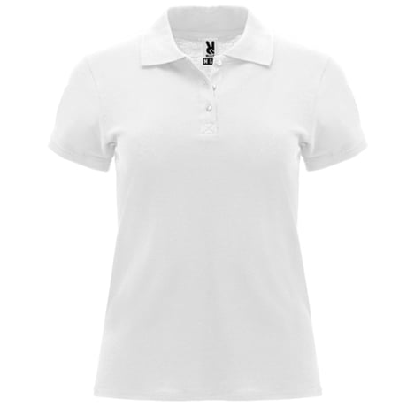 Polo blanco de manga corta para mujer con cuello y tres botones.
